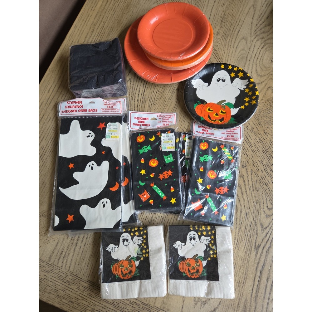 Vintage Halloween Decor Party Napkins Plates Grab Bags New NOS Ghosts C A Reed - Picture 2 of 16